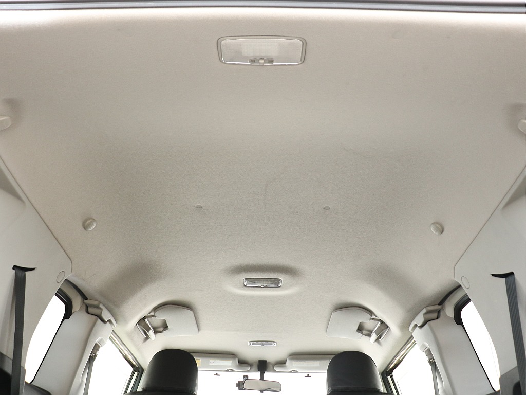 天張りはご覧の通り！大きなシミ等は見当たりません♪