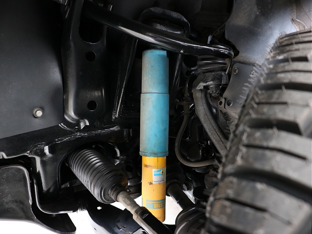 ビルシュタイン製ショックアブソーバーを装着済み！