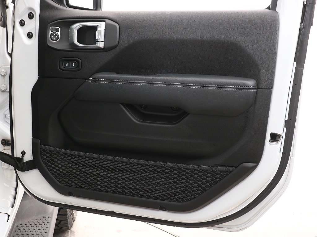 運転席ドアトリム！