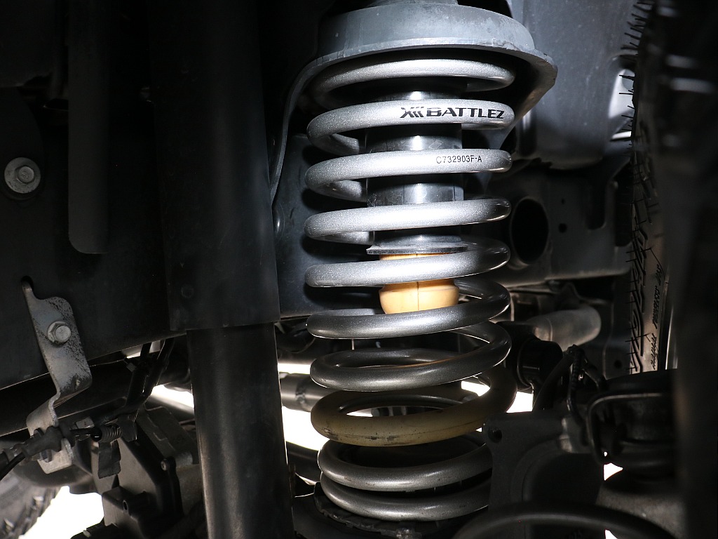 ジャオス製リフトアップキットにより2.5インチリフトアップ施工済み！