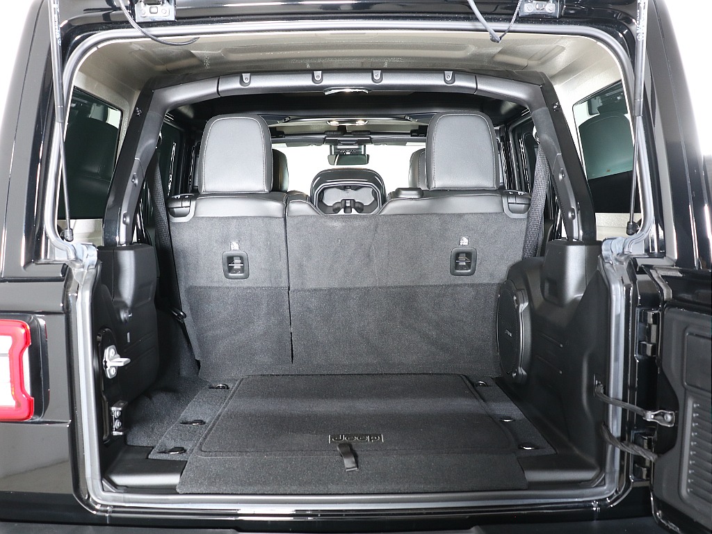 広々としたラゲッジスペース！荷物を沢山積み込めます！