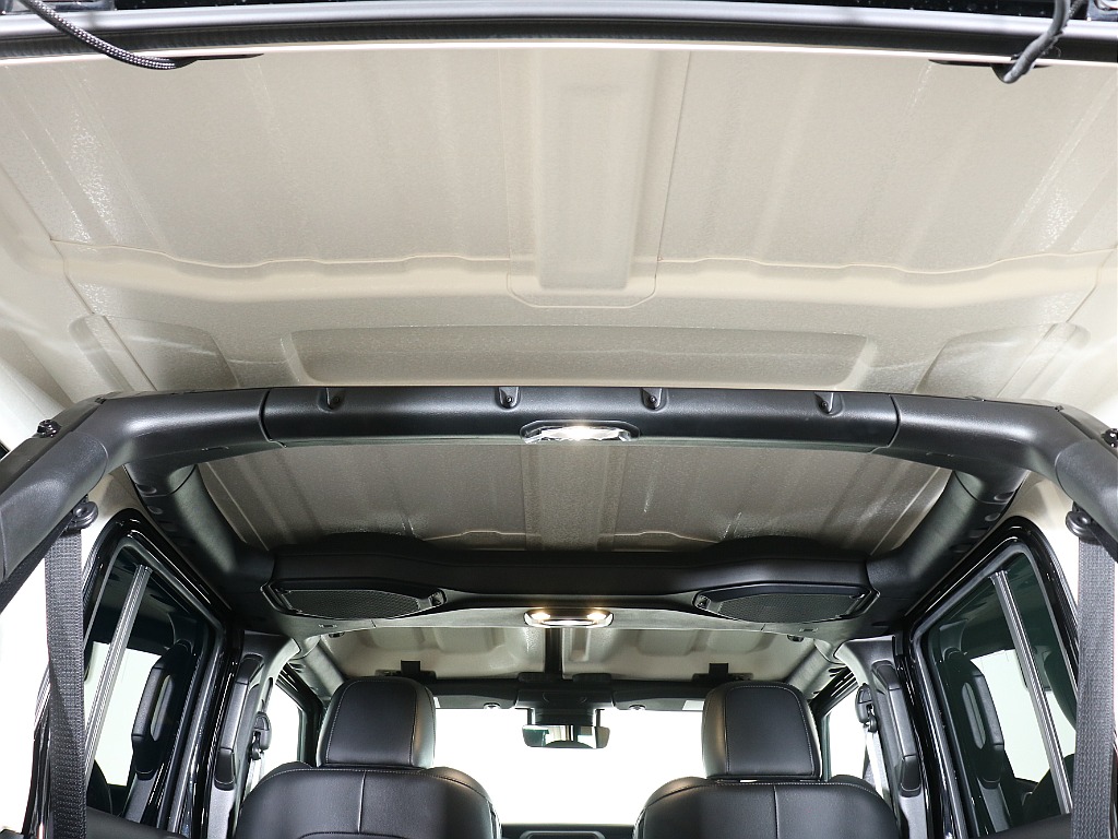 3分割のFRPハードトップ！取り外し可能です！