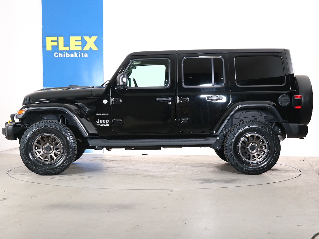 外装も目立った傷や凹みも無く綺麗に保たれております！