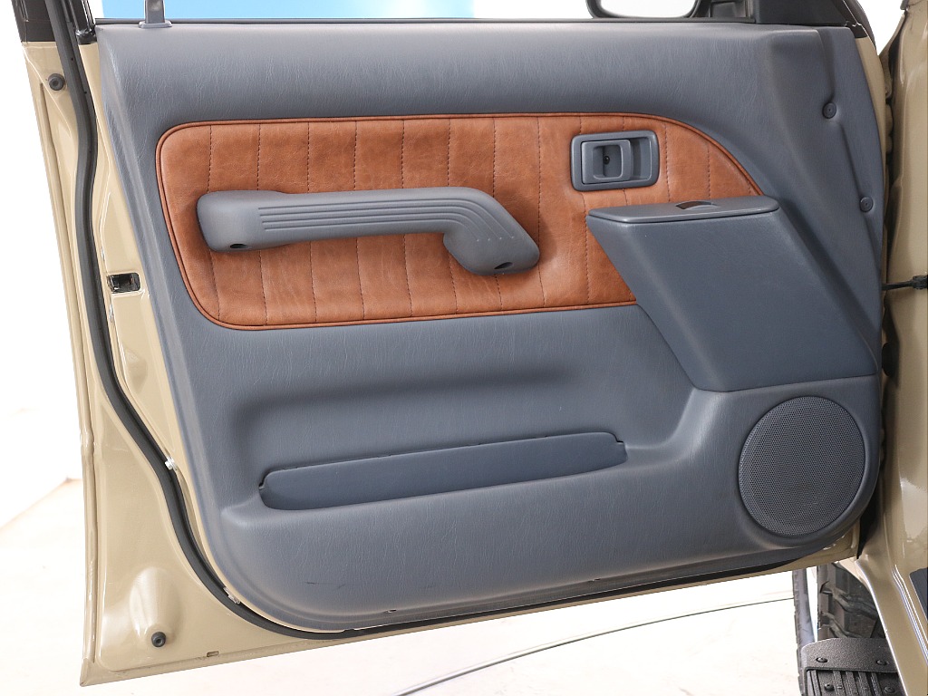 助手席ドアトリム！