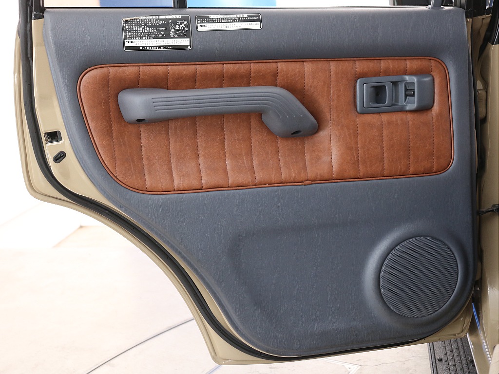 左後ろドアトリム！