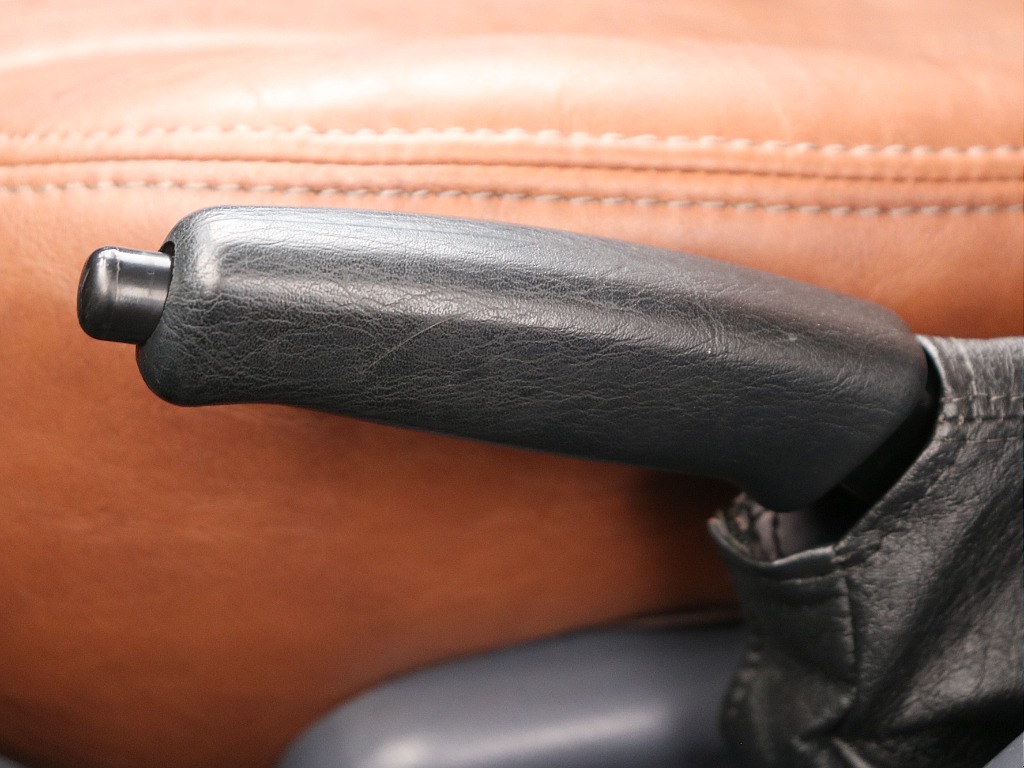 サイドブレーキ！