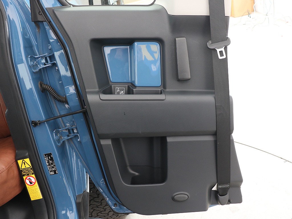 後部座席ドアトリム！