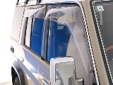 サイドバイザー付きの車両になります！