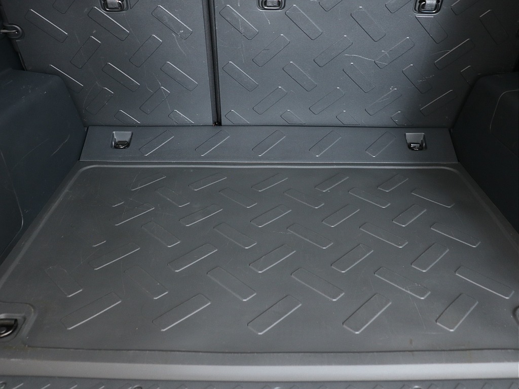 ラゲッジスペース中央！