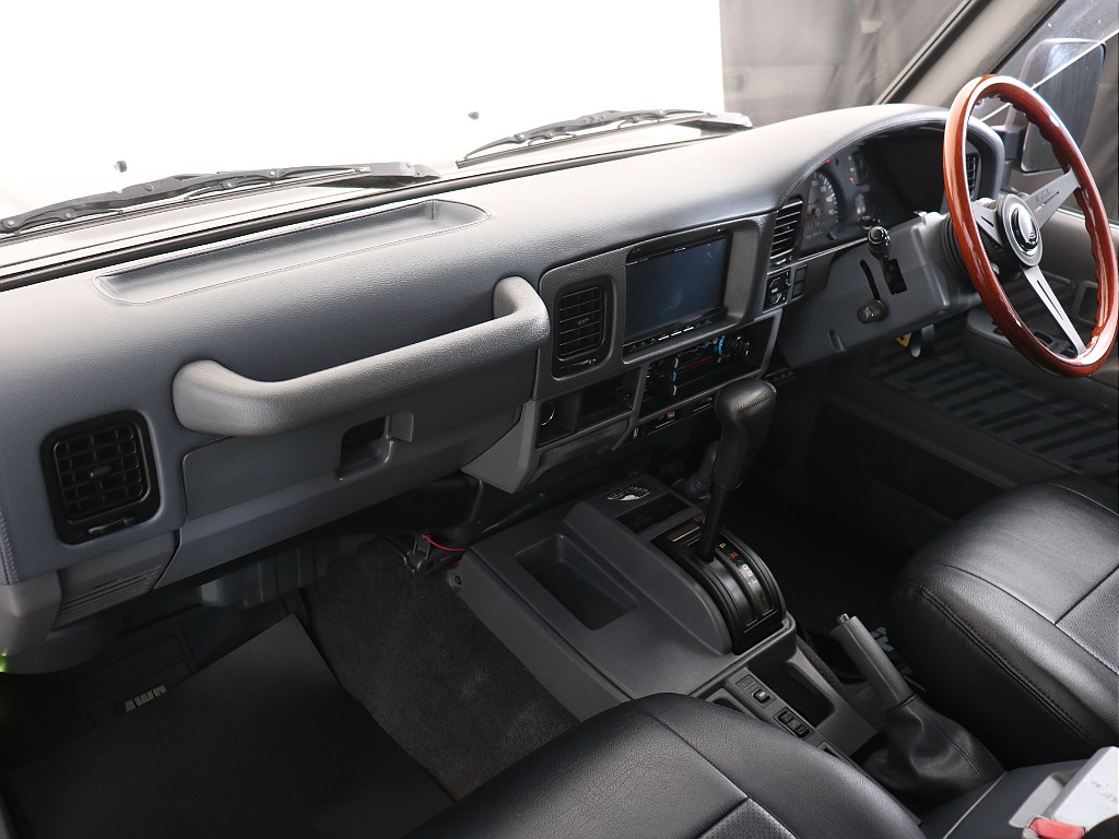 ダッシュボード張替え！