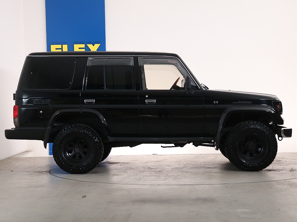 2インチリフトアップによりカッコ良く仕上がっております！