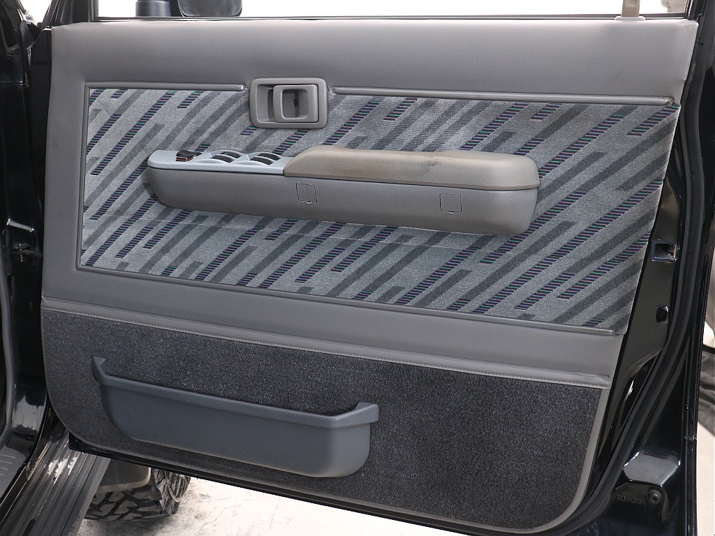 運転席ドアトリム！