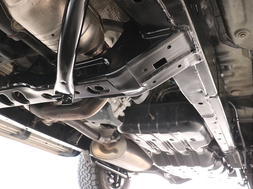 伝統のラダーフレーム！下回り防錆塗装も施工済み！