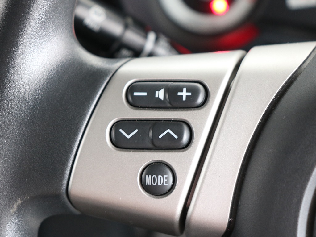 ステアリングスイッチ左！