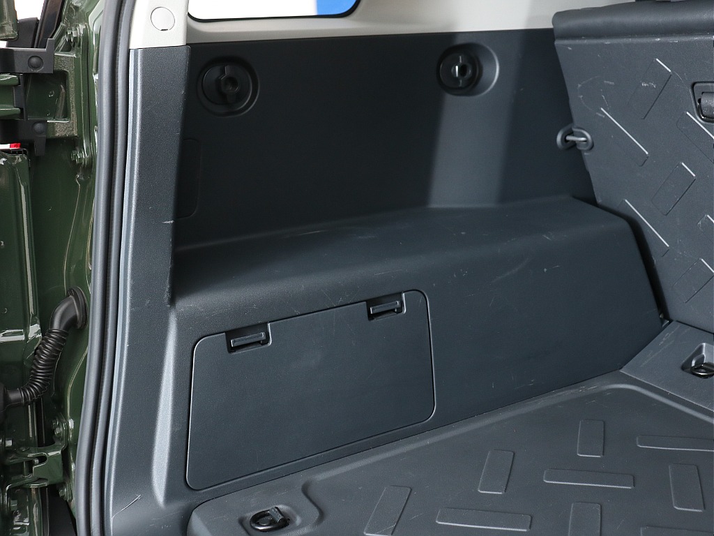 ラゲッジスペース左！