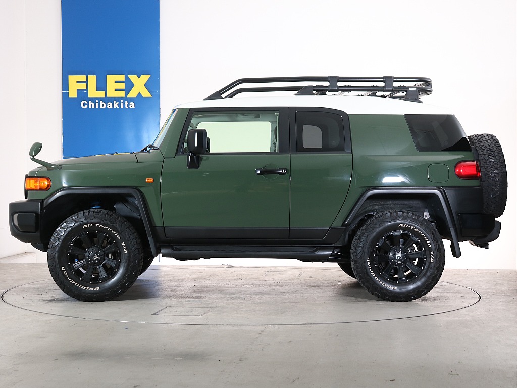 外装に目立った傷や汚れ、凹みなども見受けられません！