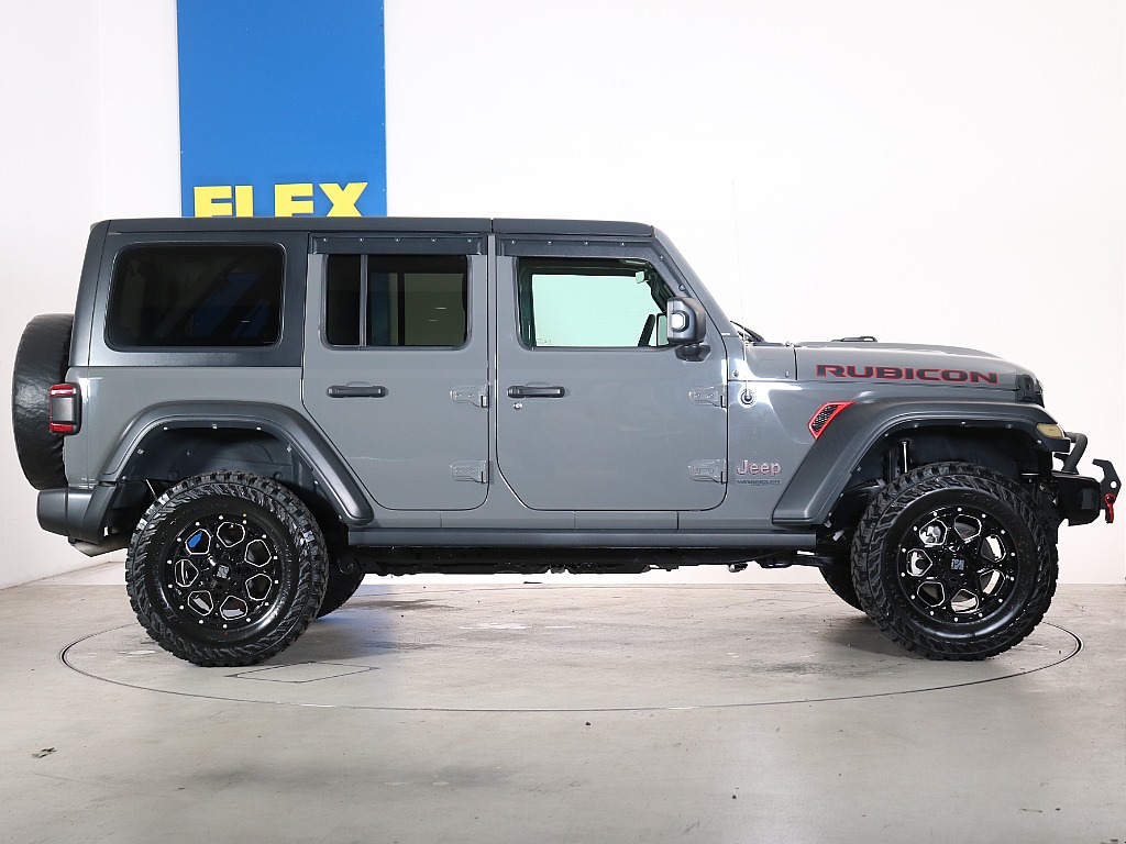 サイドバイザー付きで雨の日でも安心して運転していただけます！