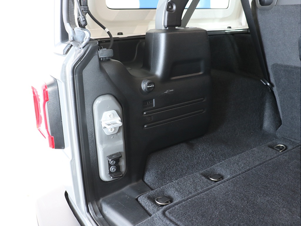 ラゲッジスペース左！