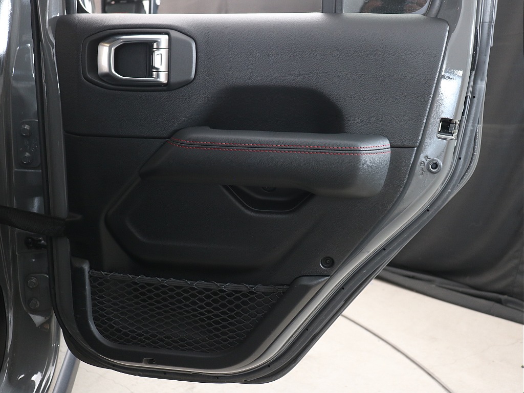 右後ろドアトリム！