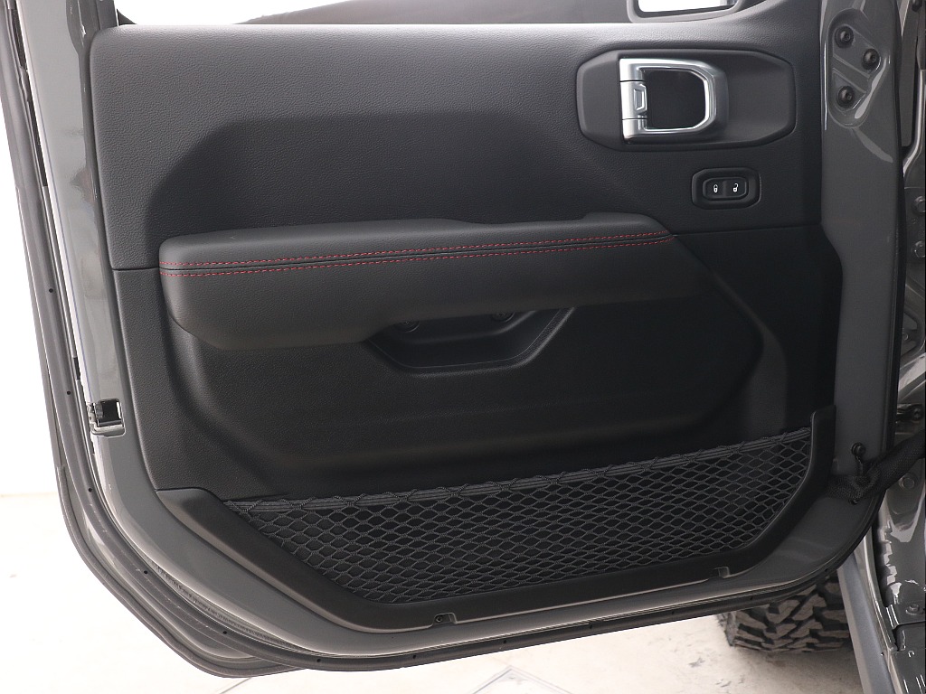 助手席ドアトリム！