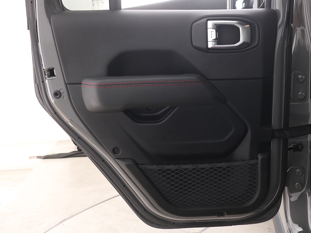 左後ろドアトリム！