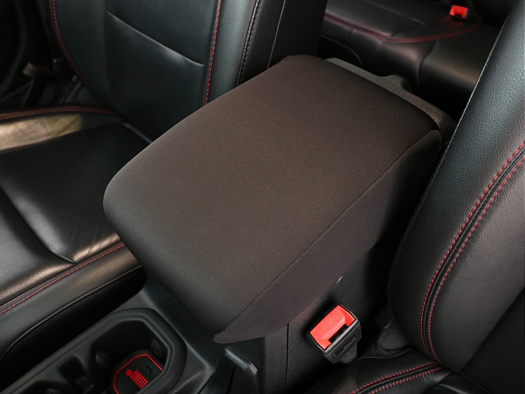 センターアームレスト！