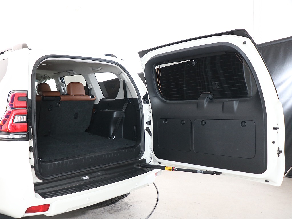 横開きのリアドア！