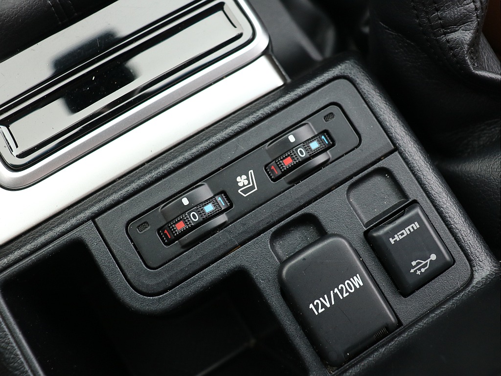 シートヒーター＆エアコンスイッチ！