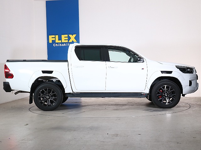 サイドビューも傷や汚れなどなく綺麗に保たれている印象です！