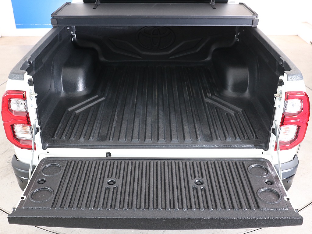 純正オプションのヘッドライナー装備で傷もつきにくい！