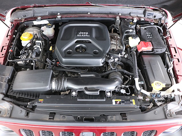 2リッターターボエンジン！走りと経済性を両立しております！