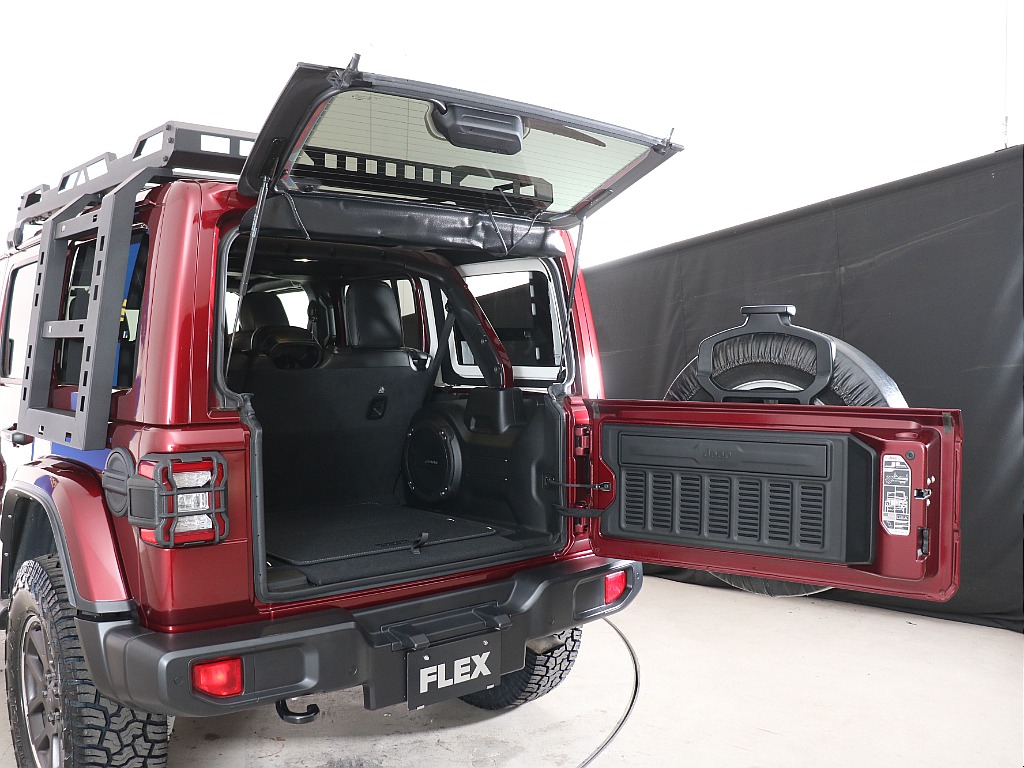 大きく開くリアドア！