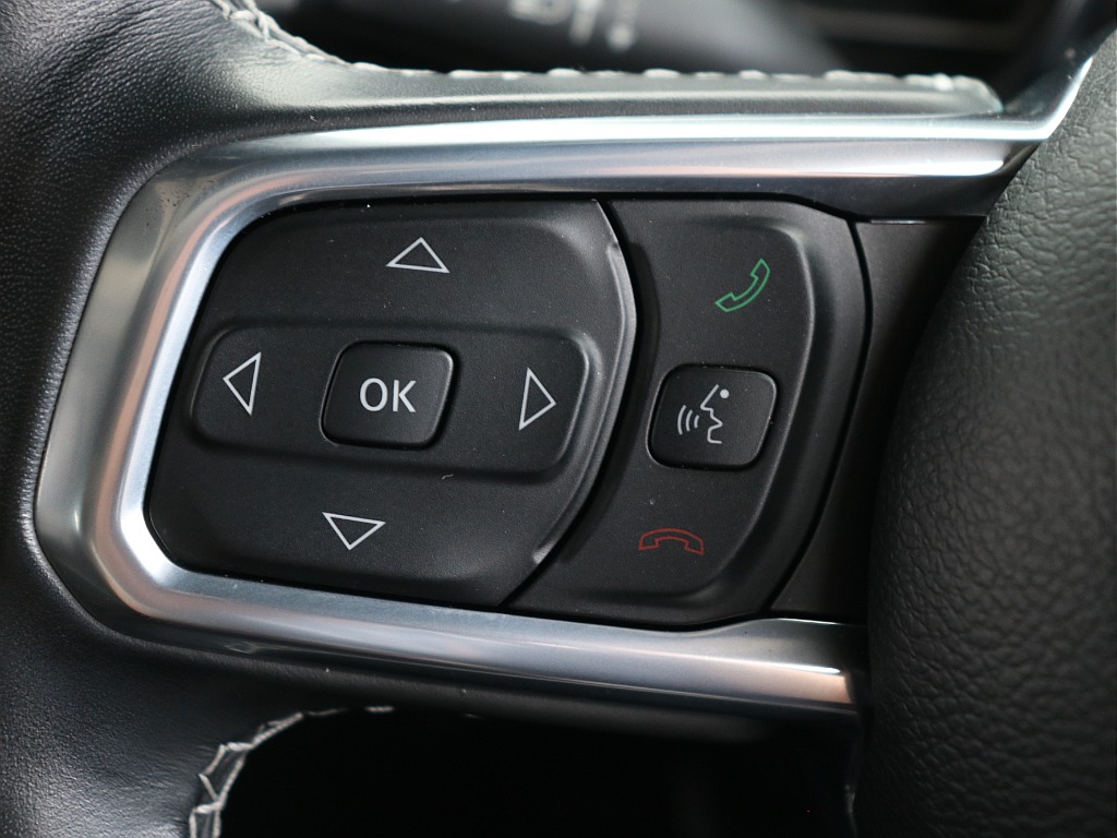 ステアリングスイッチ左！