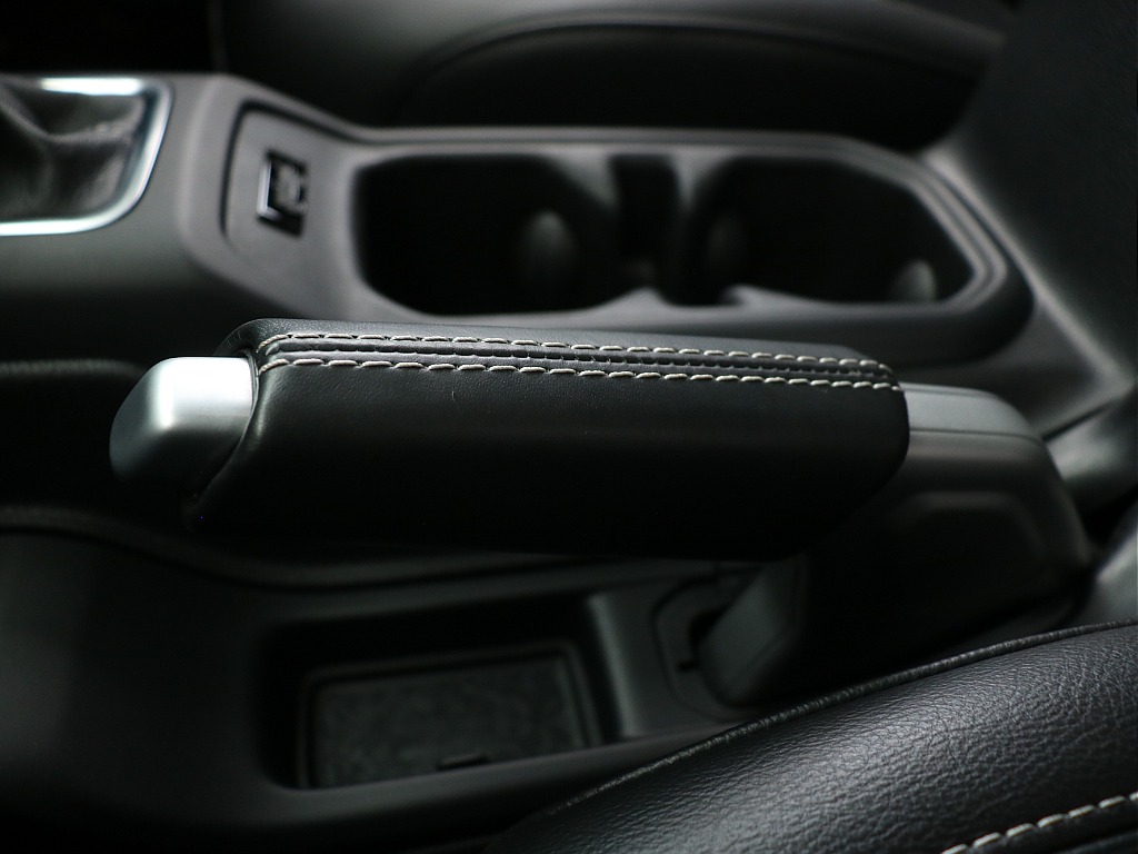 サイドブレーキ！