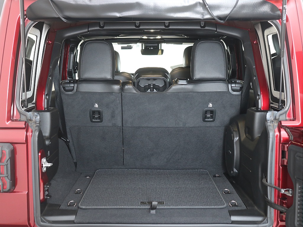 ラゲッジスペース！手荒に使われていない事が伺えます！