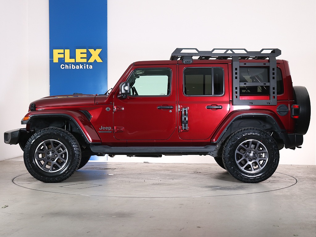 リフトアップにオフロード系タイヤ、ラック等の人気カスタムてんこ盛り！