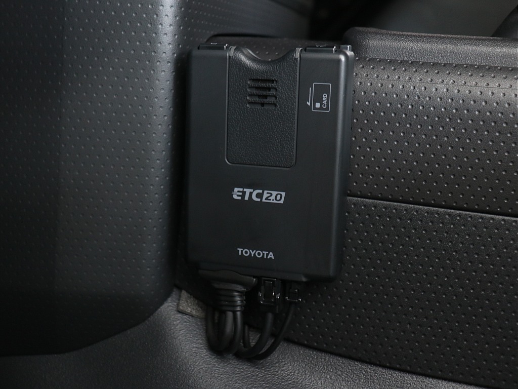 高速道路走行に嬉しい2.0ETC車載器搭載済み！