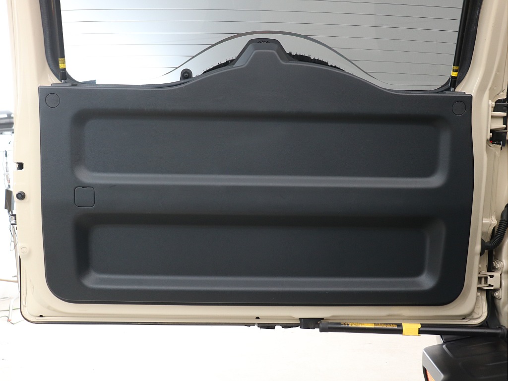 リアゲートドアトリム！