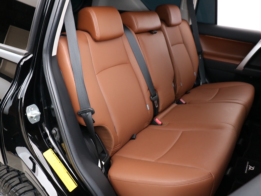 セカンドシートもご覧のクオリティー！大切に所有されていたことが伺えます！