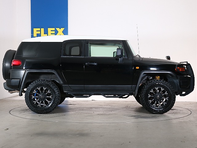 サイドバイザー付きのお車です！雨の日でも安心して換気できます♪