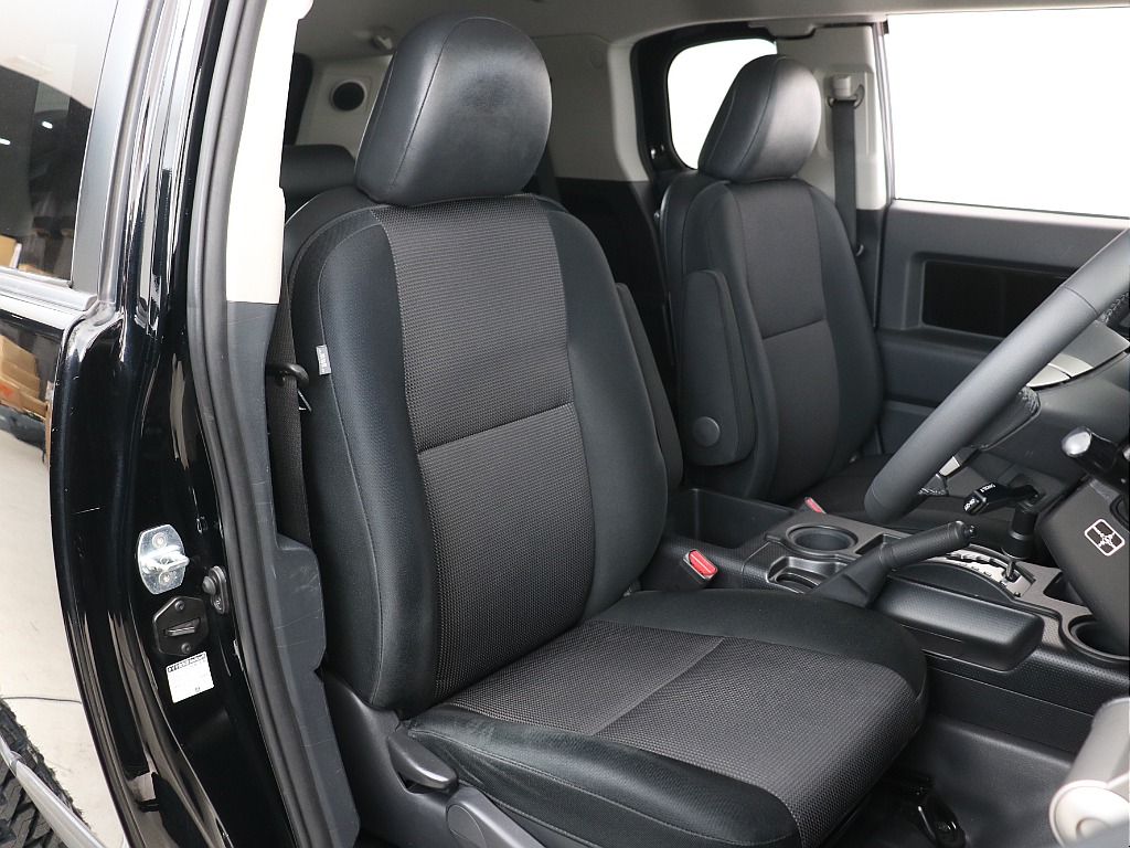 1列目シート！擦れ等少ない印象です！内装の綺麗さ抜群です！