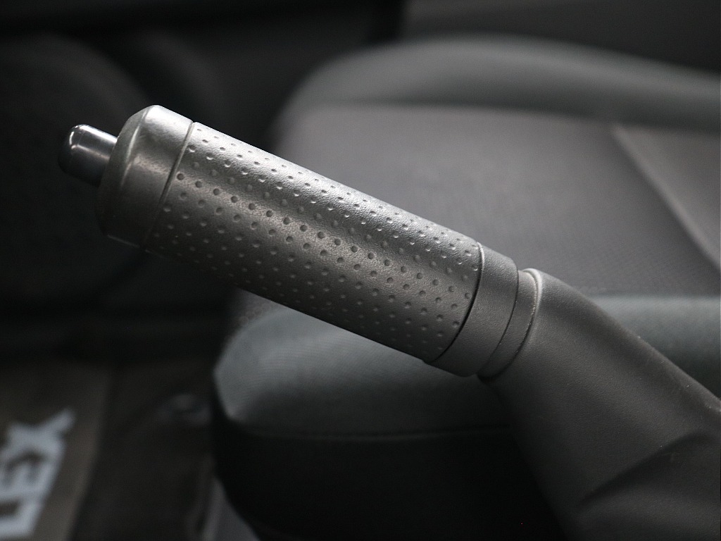 サイドブレーキ！