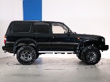 サイドステップ付きのお車になります！乗り降り簡単にできます！