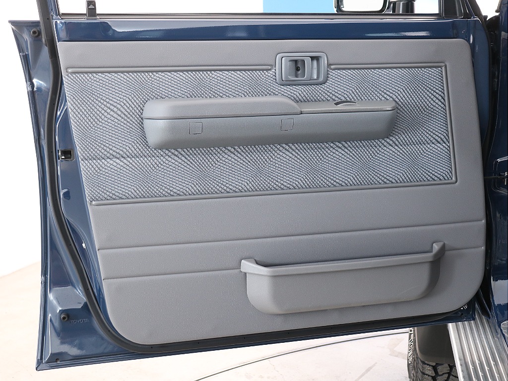 トヨタ ランドクルーザー70(48枚目)