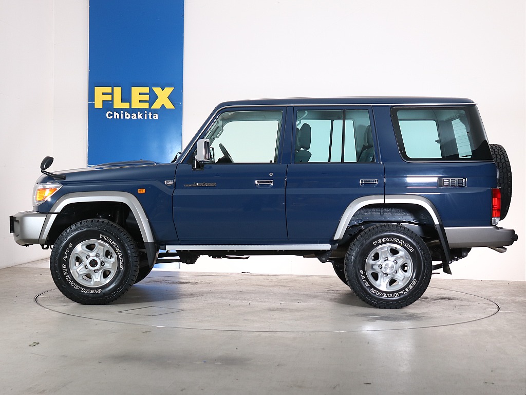 【希少】純正ブルーが個性的で人と被らない優越感を感じられそうですね？！