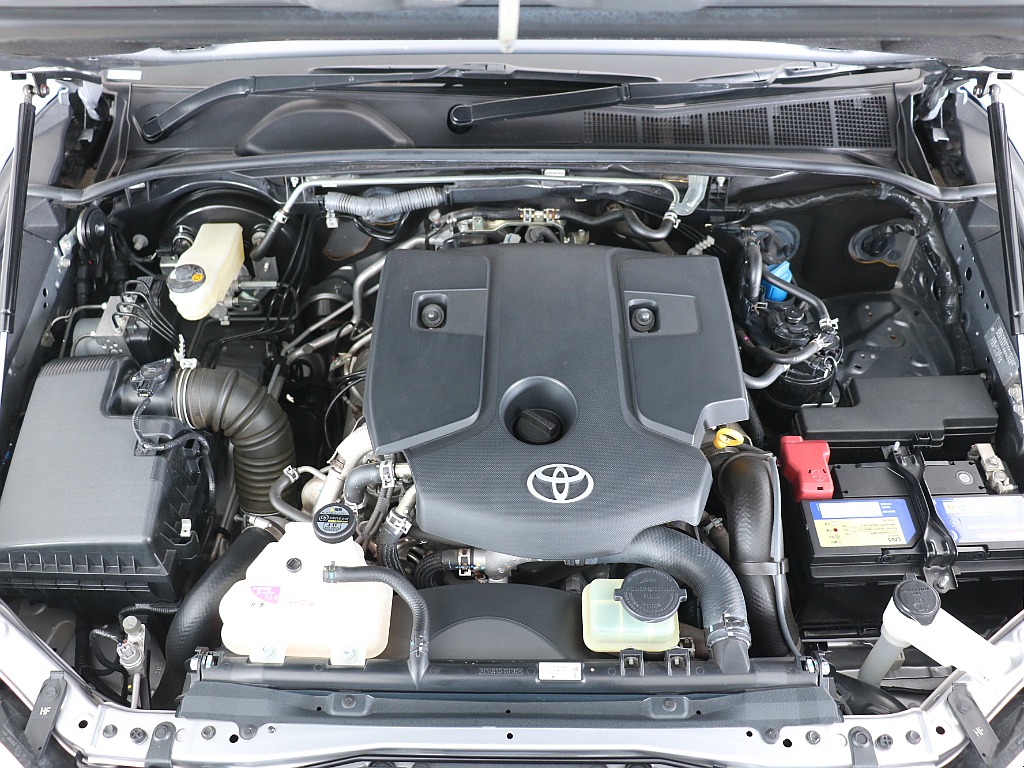 直列4気筒2.4Lディーゼルターボエンジン！ 高い燃費性能とクリーンな排出ガスを実現したタフなエンジン！