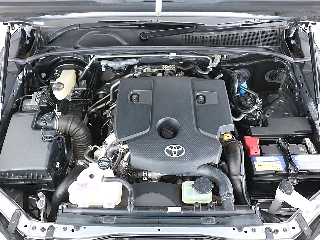 直列4気筒2.4Lディーゼルターボエンジン！ 高い燃費性能とクリーンな排出ガスを実現したタフなエンジン！