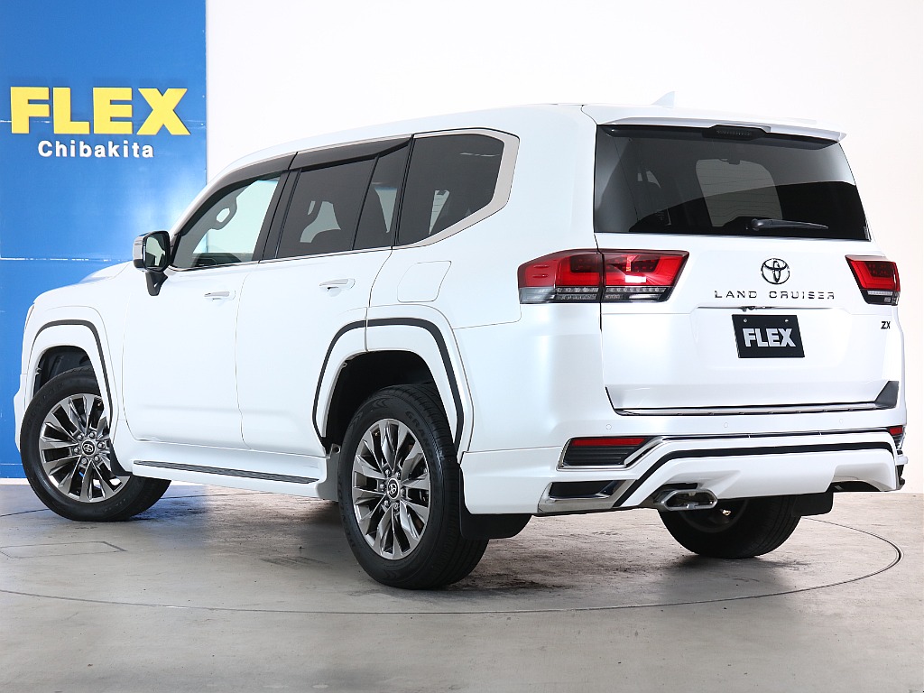 パワーバックドアは標準装備！