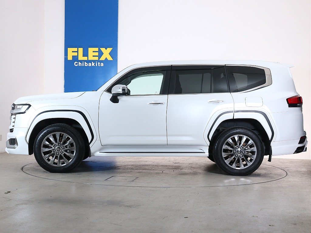 外装に目立った傷や凹みなどは見受けられません！