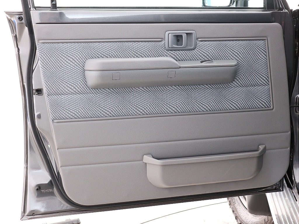 助手席ドアトリム！